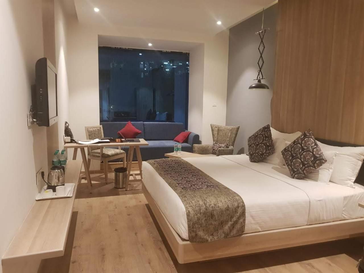Centre Point Navi Mumbai Ξενοδοχείο Εξωτερικό φωτογραφία